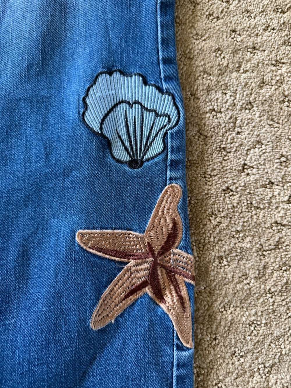NWOT Ocean, lobster, fish, shell, sea-star Embroidered Blue Denim Jeans - Large - Picture 5 of 9